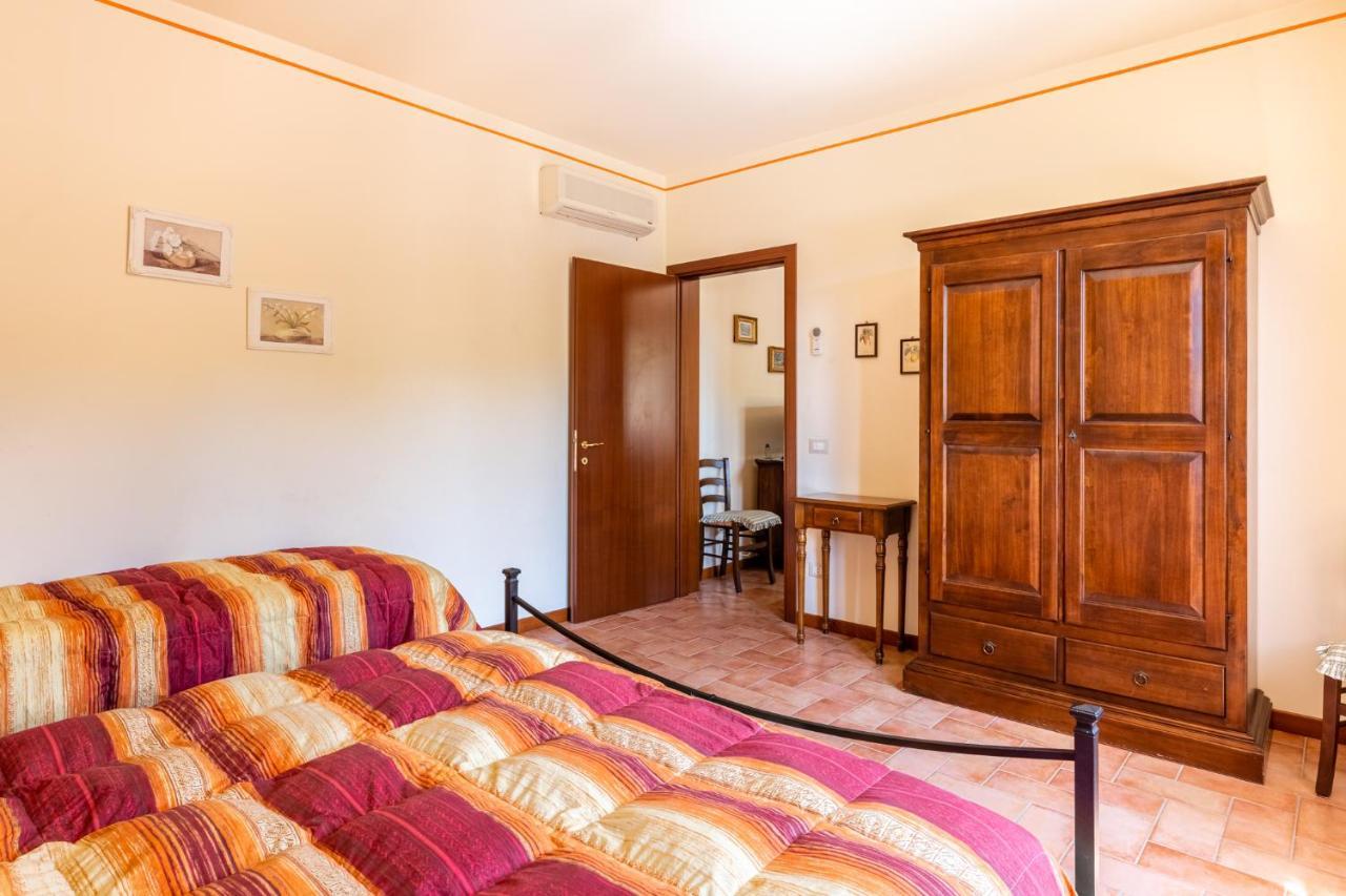Вилла Casolare Dei Fiori - Mughetto Монтекарло Экстерьер фото