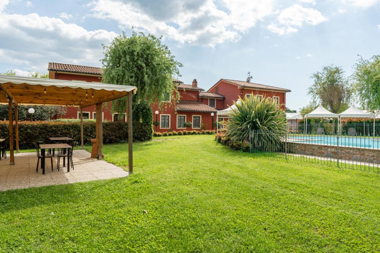 Вилла Casolare Dei Fiori - Mughetto Монтекарло Экстерьер фото